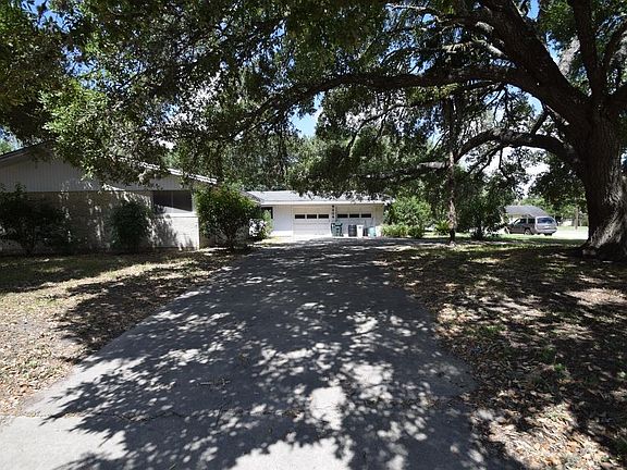 2nd image of 404 S Faires St