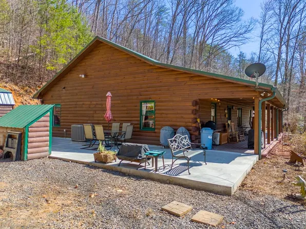 402 Galunlati Rd, Bryson City, NC 28713