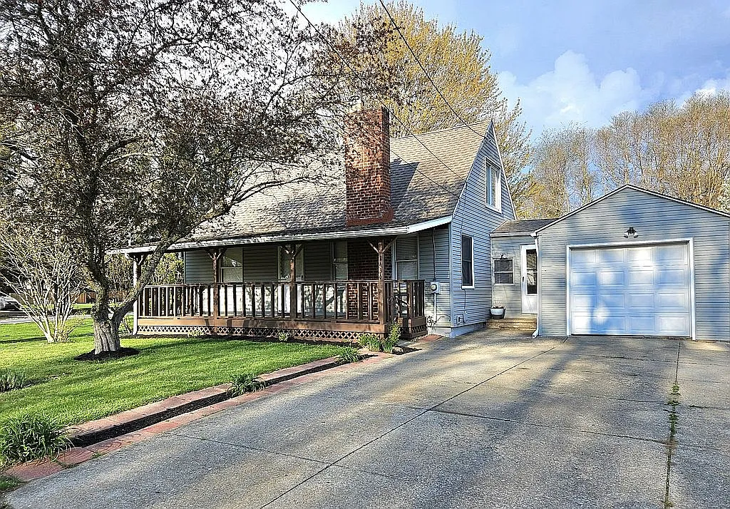 1435 Slagle Dr photo 1