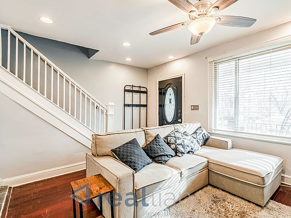 3rd image of 2302 E St NE