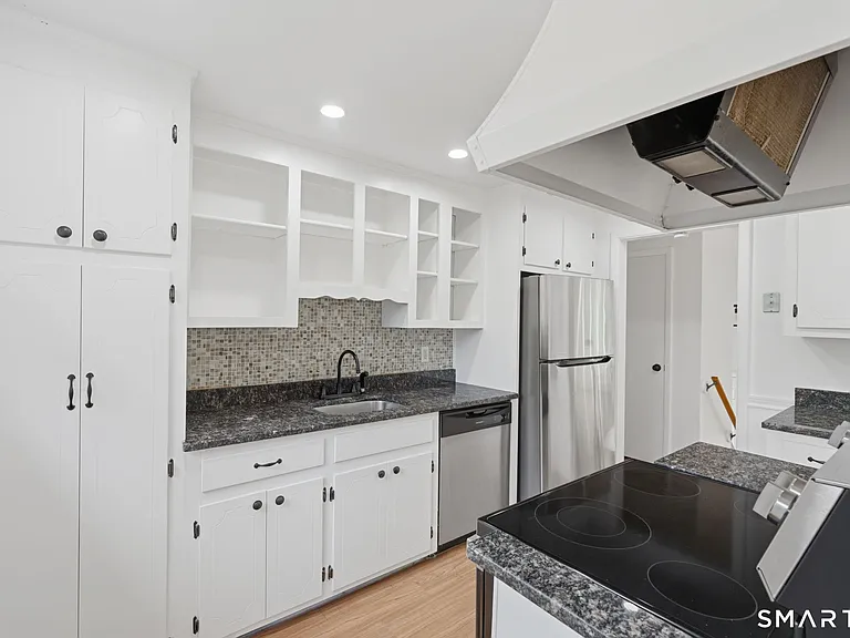 60 Hoffman Rd — Photo 22