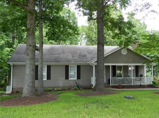 104 Treetop Ct, Trinity, NC 27370