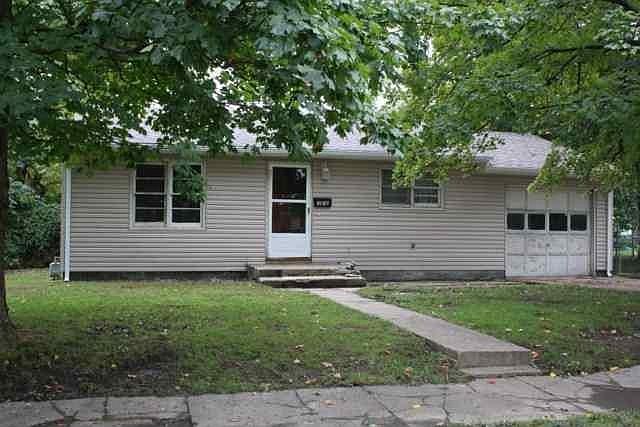 2nd image of 1916 E 6th St
