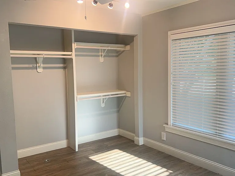 104 Varsity Cir — Photo 30