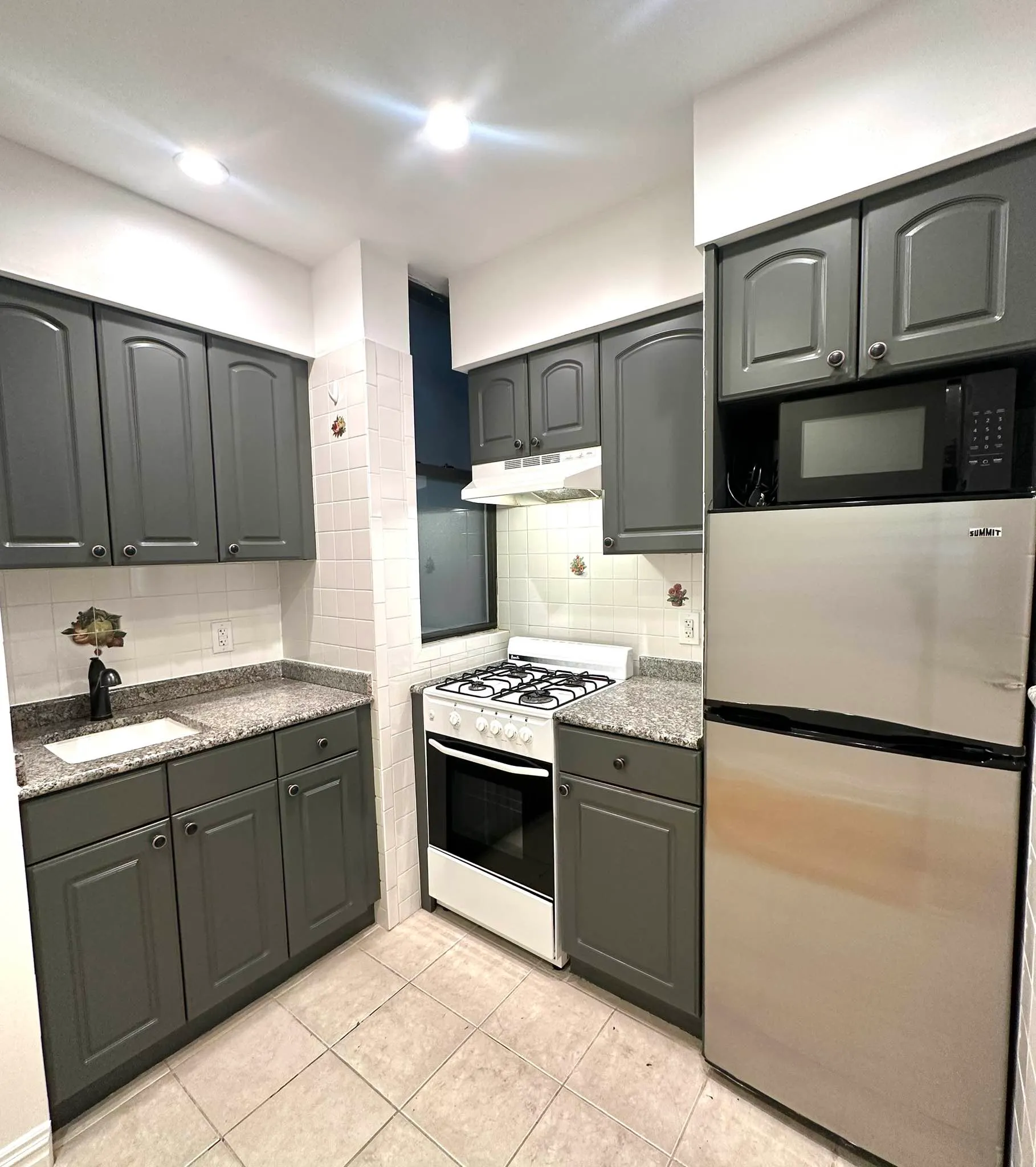 324 West 47th Street #4D in Hell's Kitchen, Manhattan | StreetEasy