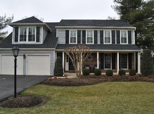 9855 Faust Dr, Vienna, VA 22182