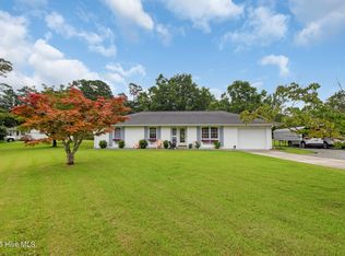 201 Queens Rd, Hubert, NC 28539