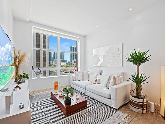 4th image of 101 E Flagler St #504