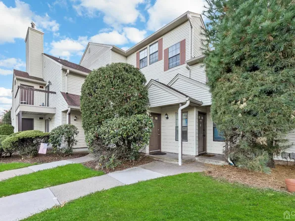 2005 Woodbridge Commons Way, Iselin, NJ 08830