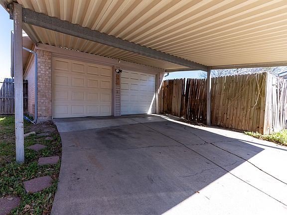 3rd image of 2901 Sidney Dr