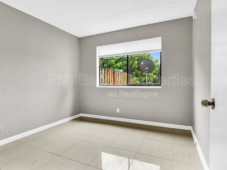 700 Nottingham Cir #D — Photo 24