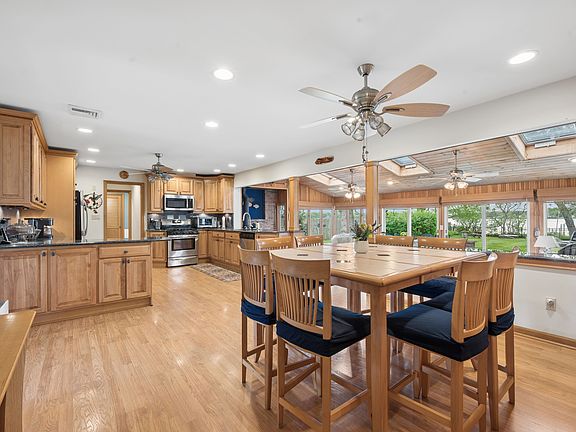 2nd image of 128 Crystal Beach Blvd