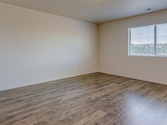 5th image of 513 NE 138th Pl