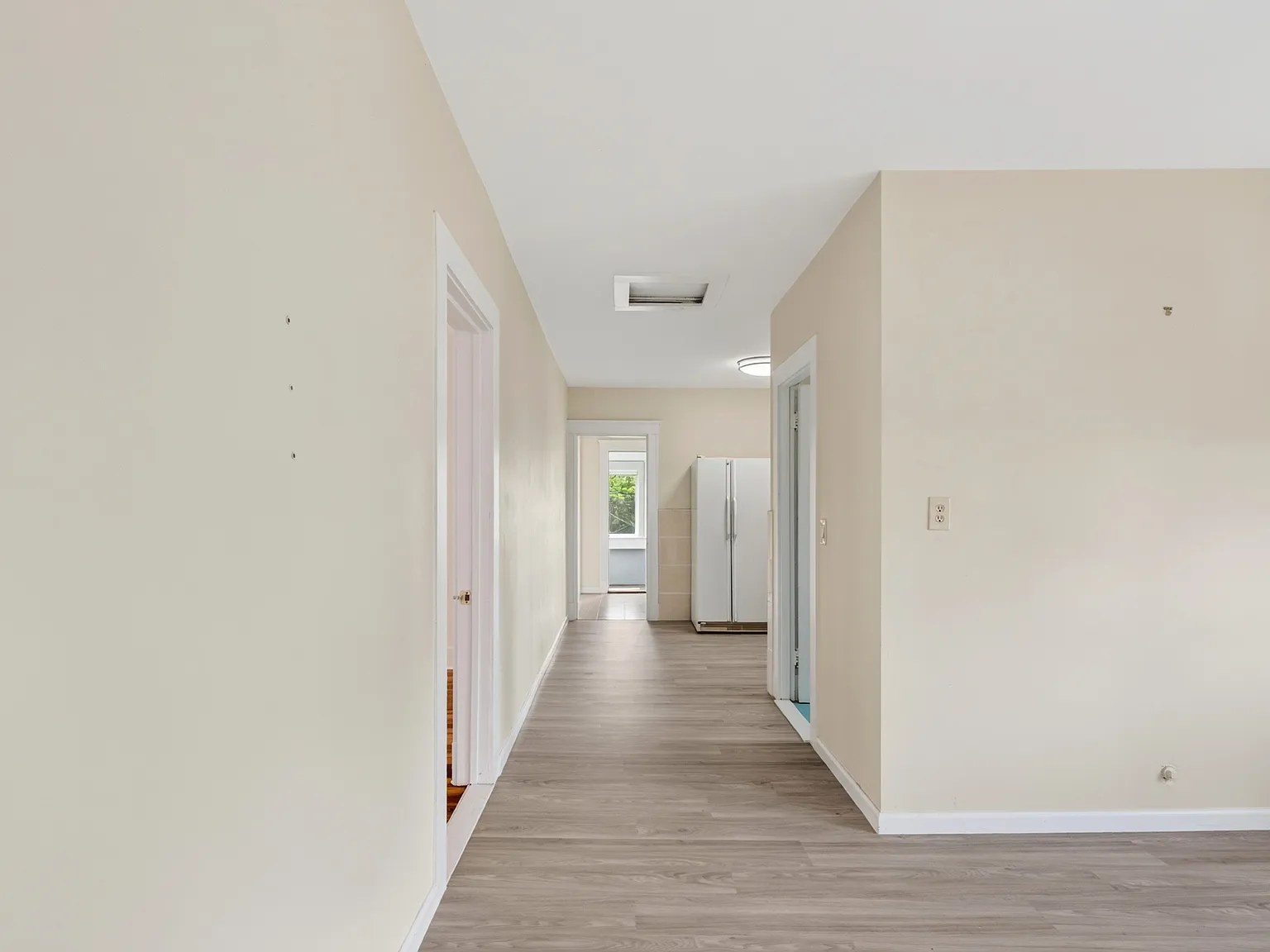3 bed, 1050 sqft, $2,850 — Photo 4
