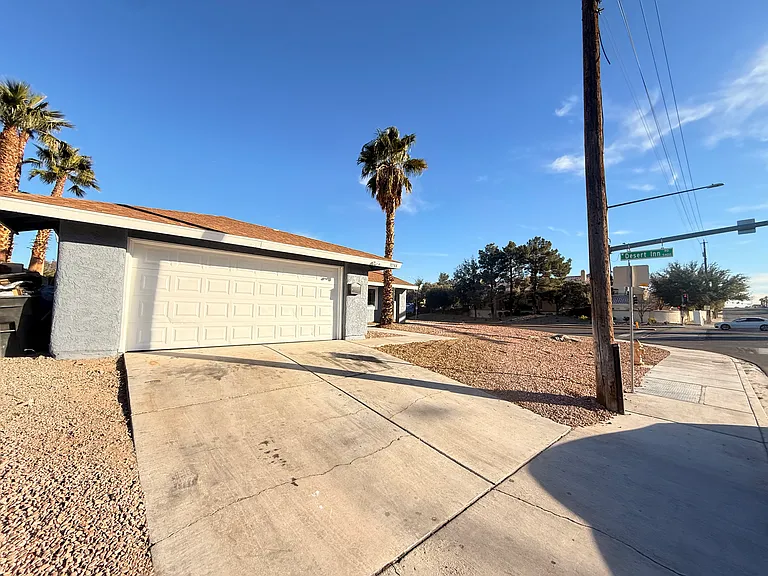 3244 Lindell Rd — Photo 5