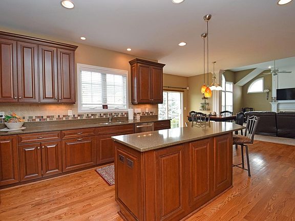 5th image of 3826 Wild Cherry Way