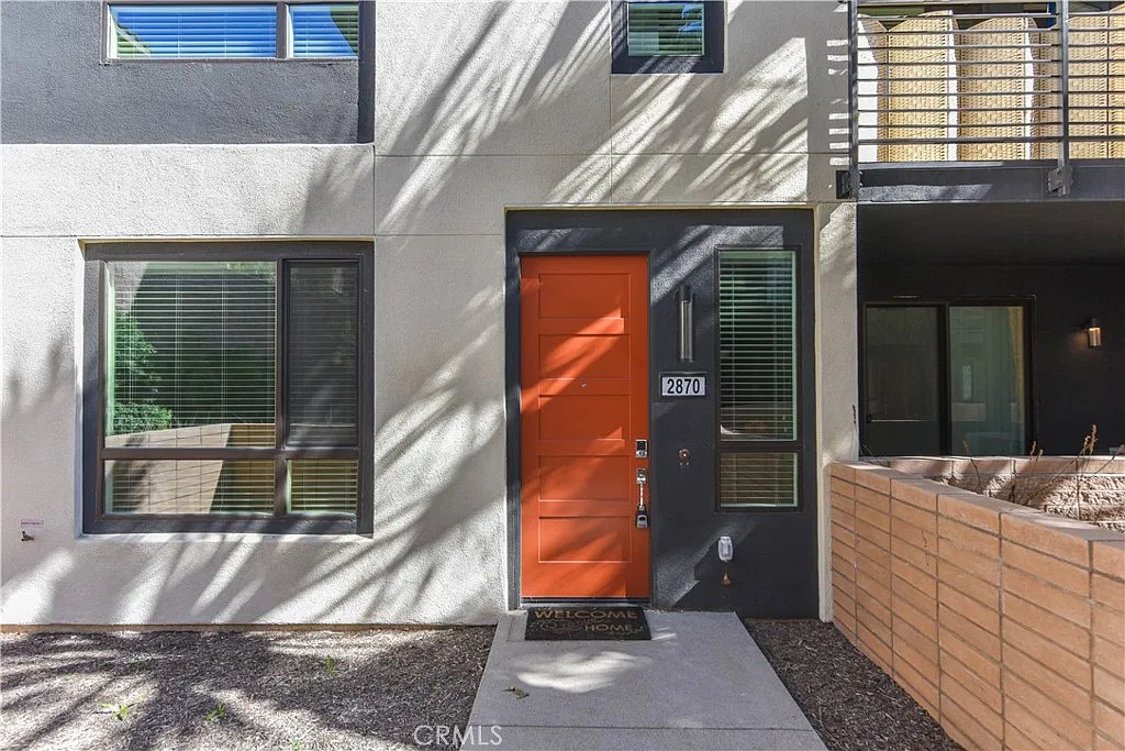 4 bed, 3.5 bath, 2030 sqft, $4,500 — Photo 4