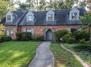 2418 Fort Scott Dr, Arlington, VA 22202