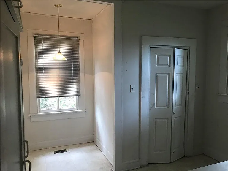 855 Savannah St — Photo 19