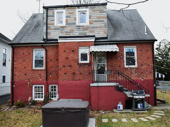 2nd image of 1245 N Vernon St Basement 1