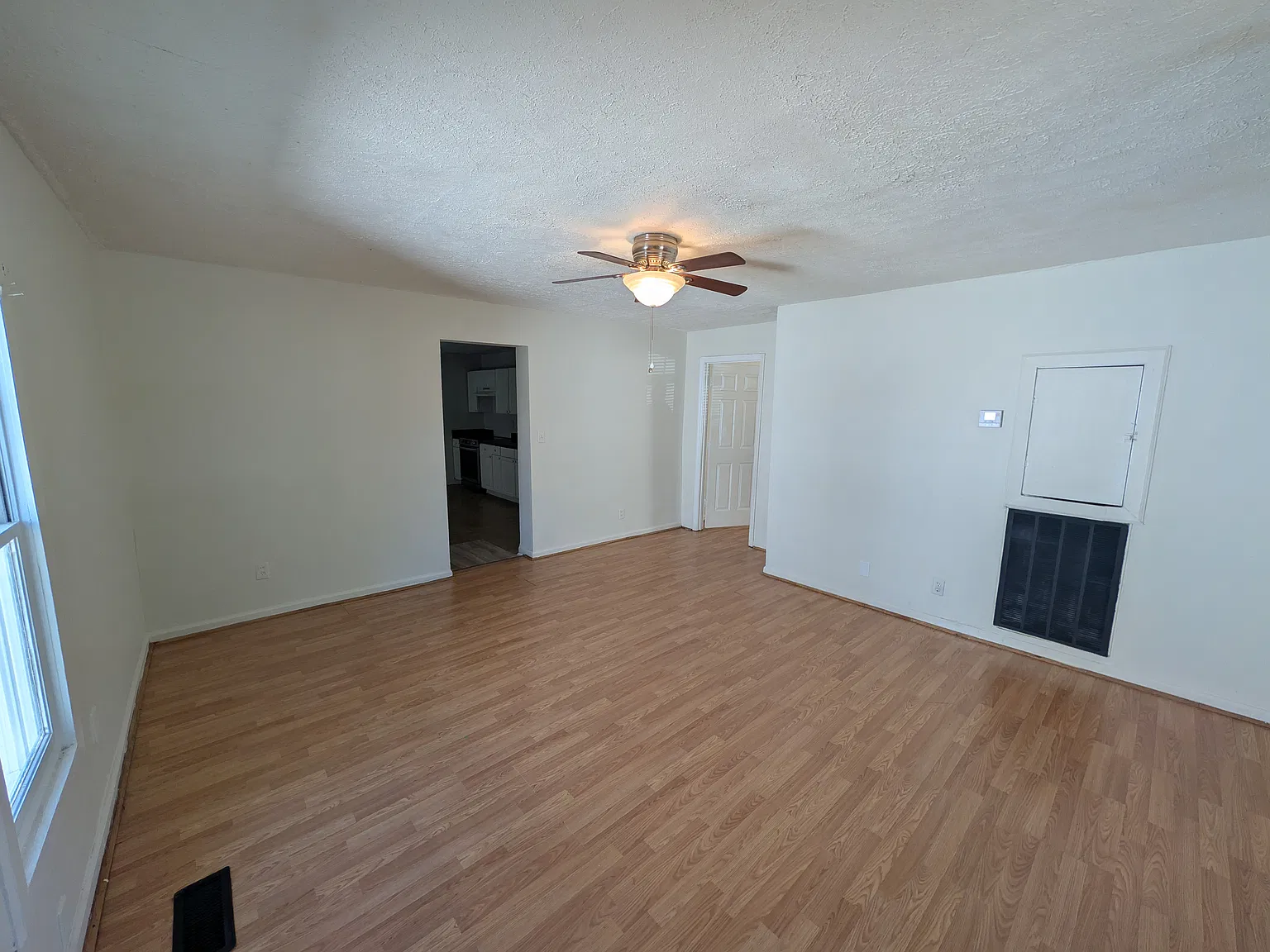 2 bed, 1089 sqft, $900 — Photo 3