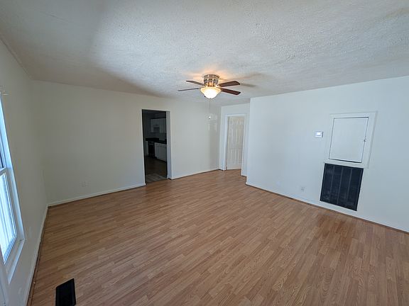 3rd image of 3224 4th Ave