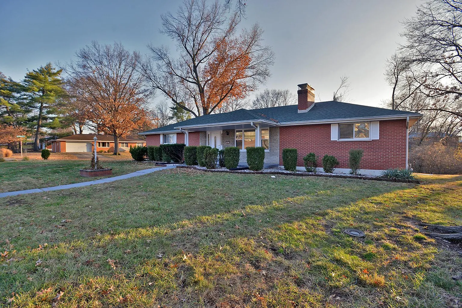 800 Camborne Dr photo 1