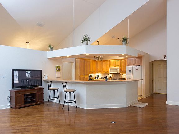 4th image of 5240 NE 14th Ct