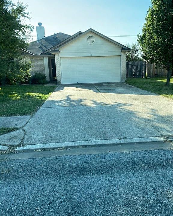 1st image of 301 Willowbrook Dr