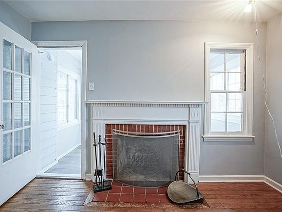 5th image of 5271 Rosslyn Ave