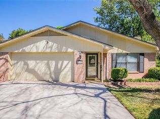 1932 Century Dr, Woodway, TX 76712