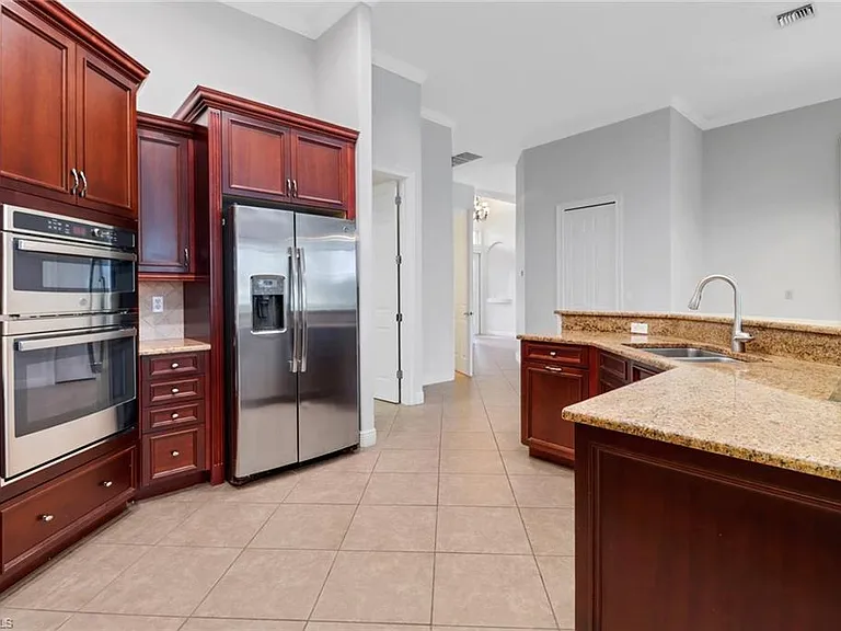 11128 Sierra Palm Ct — Photo 14
