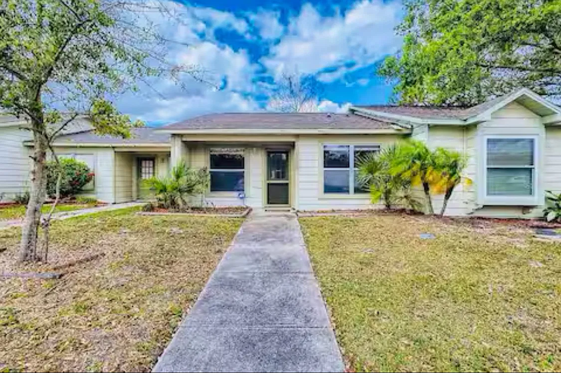 2 bed, 864 sqft, $1,900 — Photo 1