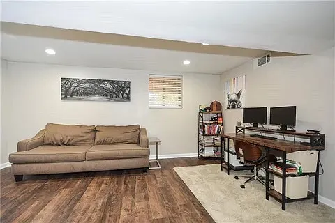 Vanguard Cir SW — Photo 36