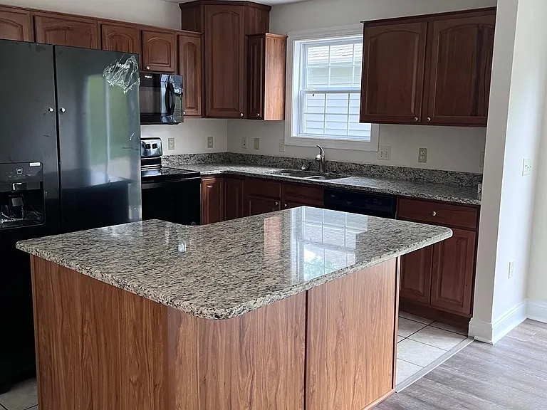 210 Barkwood St — Photo 7