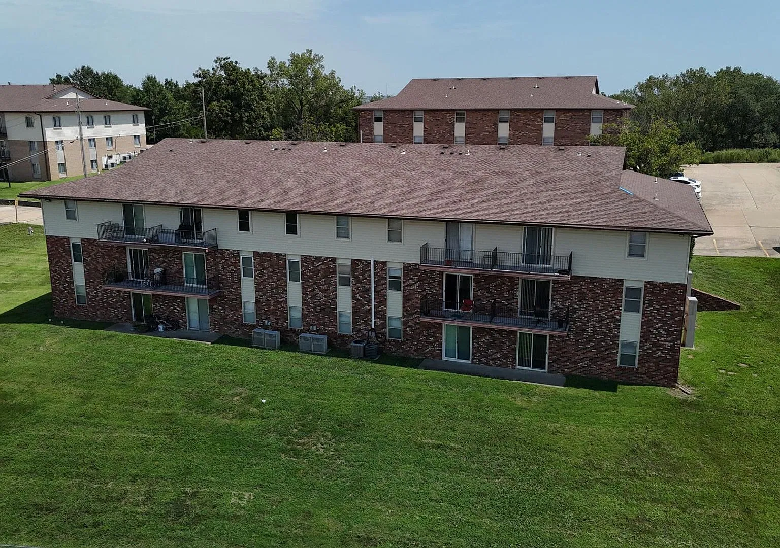 1 bedroom and 1 Bath — Photo 1