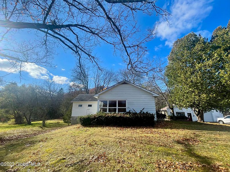 4th image of 407 Gansevoort Road