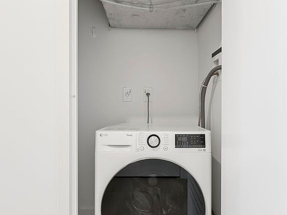 5th image of 55 Broad St #709