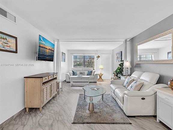 2nd image of 730 Pennsylvania Ave APT 512