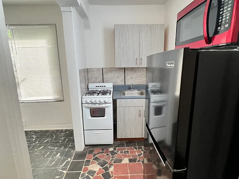 610 Jefferson Ave #6 — Photo 24