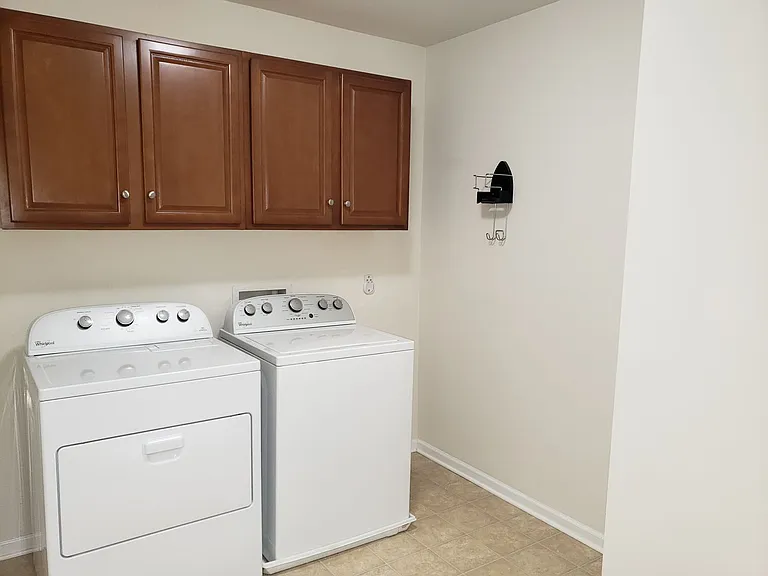 9460 Graywell Ln — Photo 22