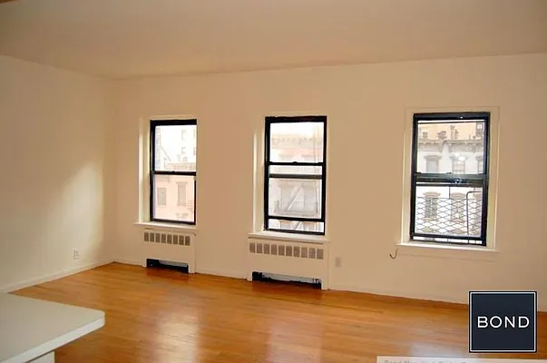 Rented by Bond New York | media 5