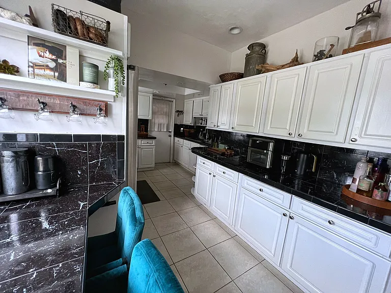 2040 NE 183rd St — Photo 45