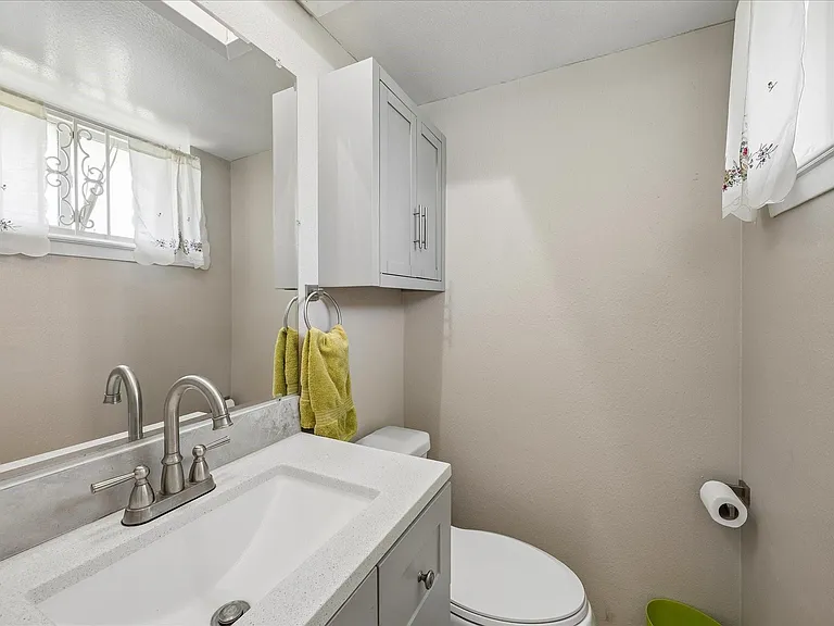 8403 Meadowshire St — Photo 7