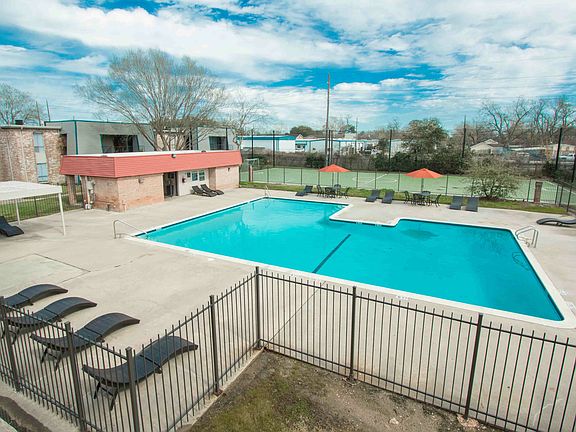4th image of 401 S Bender Ave #1710