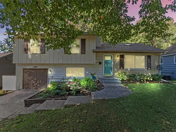8808 W 89th St, Overland Park, KS 66212