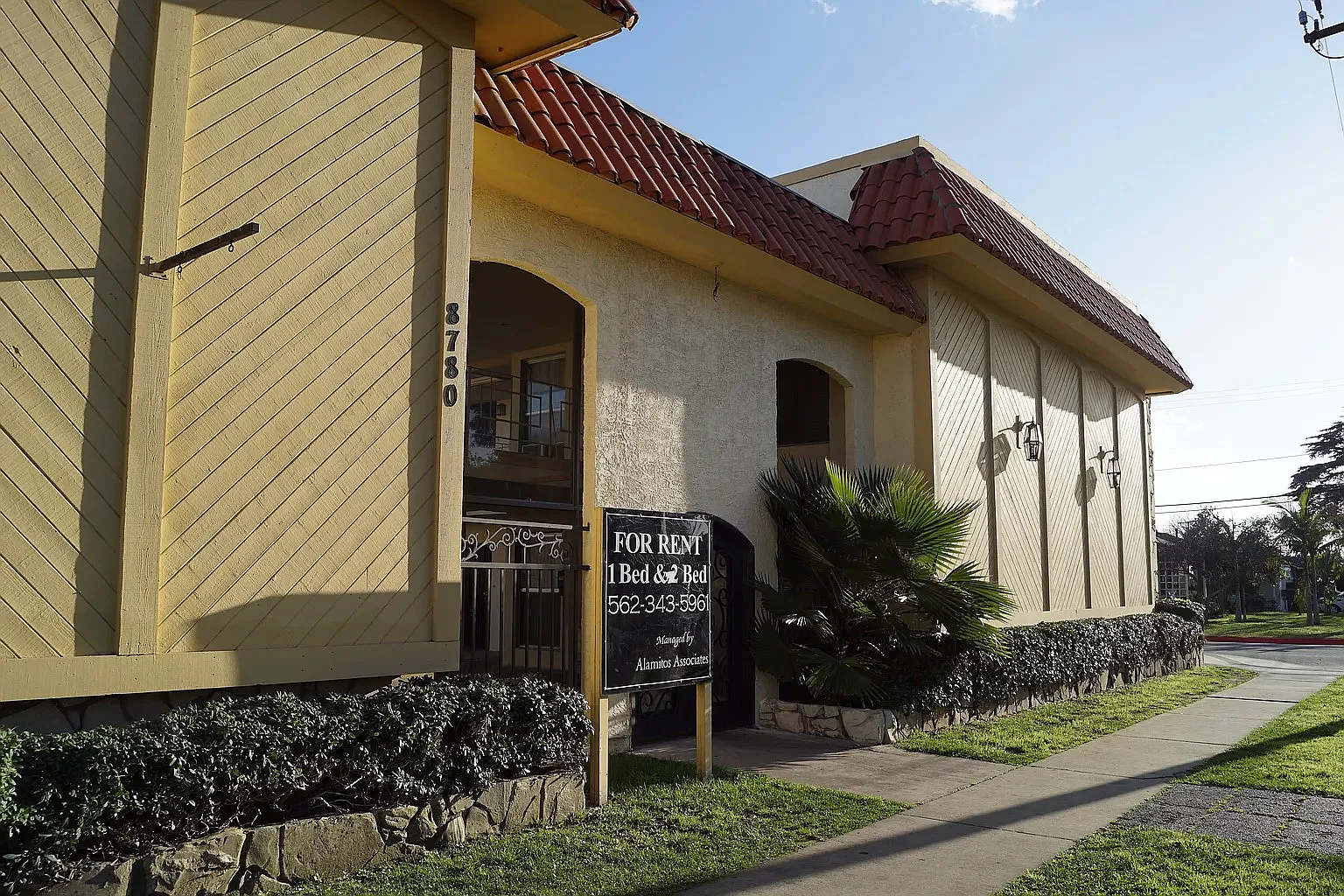 1 bed, 695 sqft, $1,895 — Photo 1