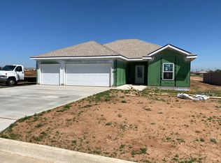 208 Nonpareil Ln, Clovis, NM 88101