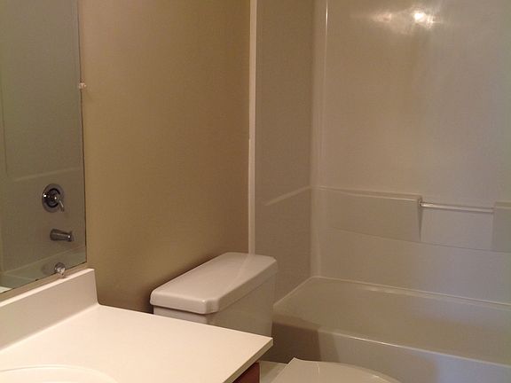 4th image of 349 Dover Ct