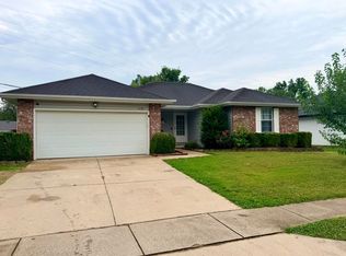 4136 Somerset Drive, Battlefield, MO 65619